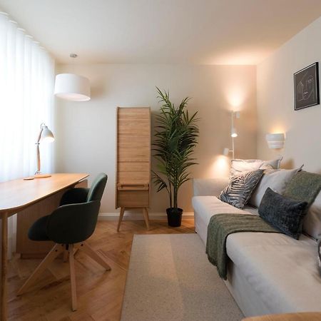 Emporium Deluxe 3Br Apartment W/ Private Parking By Lovelystay 포르투 외부 사진