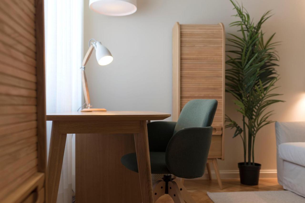 Emporium Deluxe 3Br Apartment W/ Private Parking By Lovelystay 포르투 외부 사진