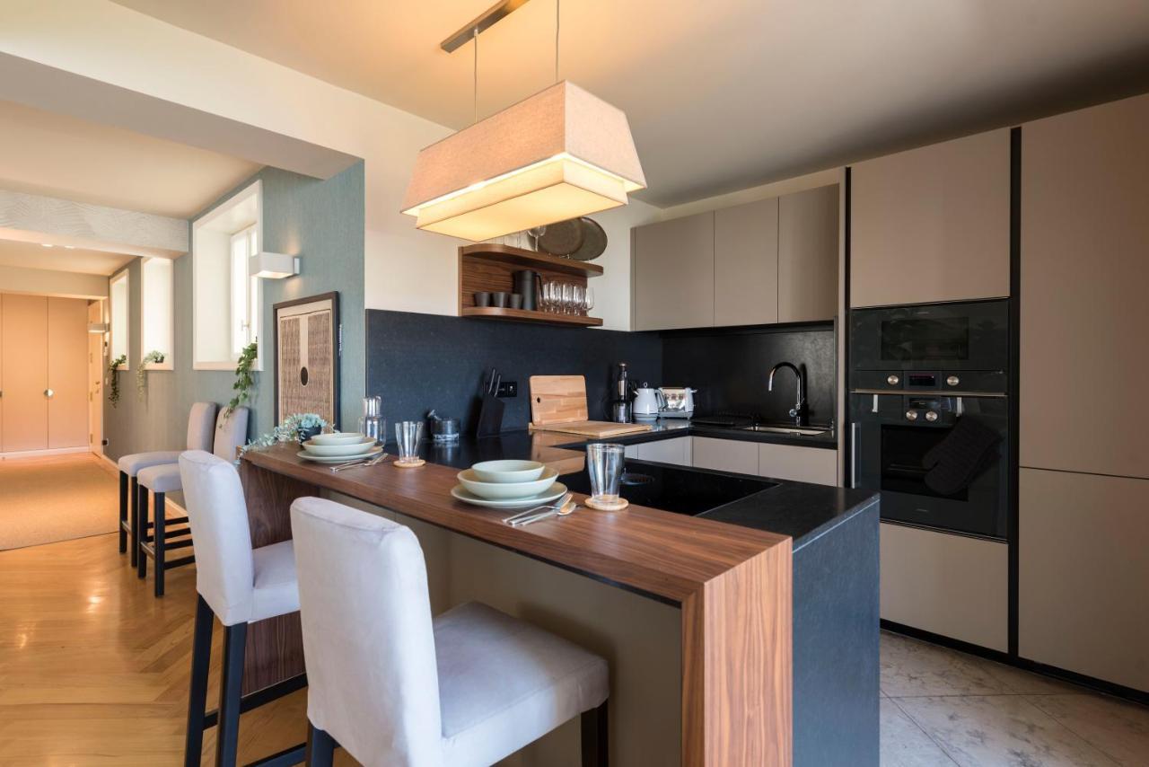 Emporium Deluxe 3Br Apartment W/ Private Parking By Lovelystay 포르투 외부 사진