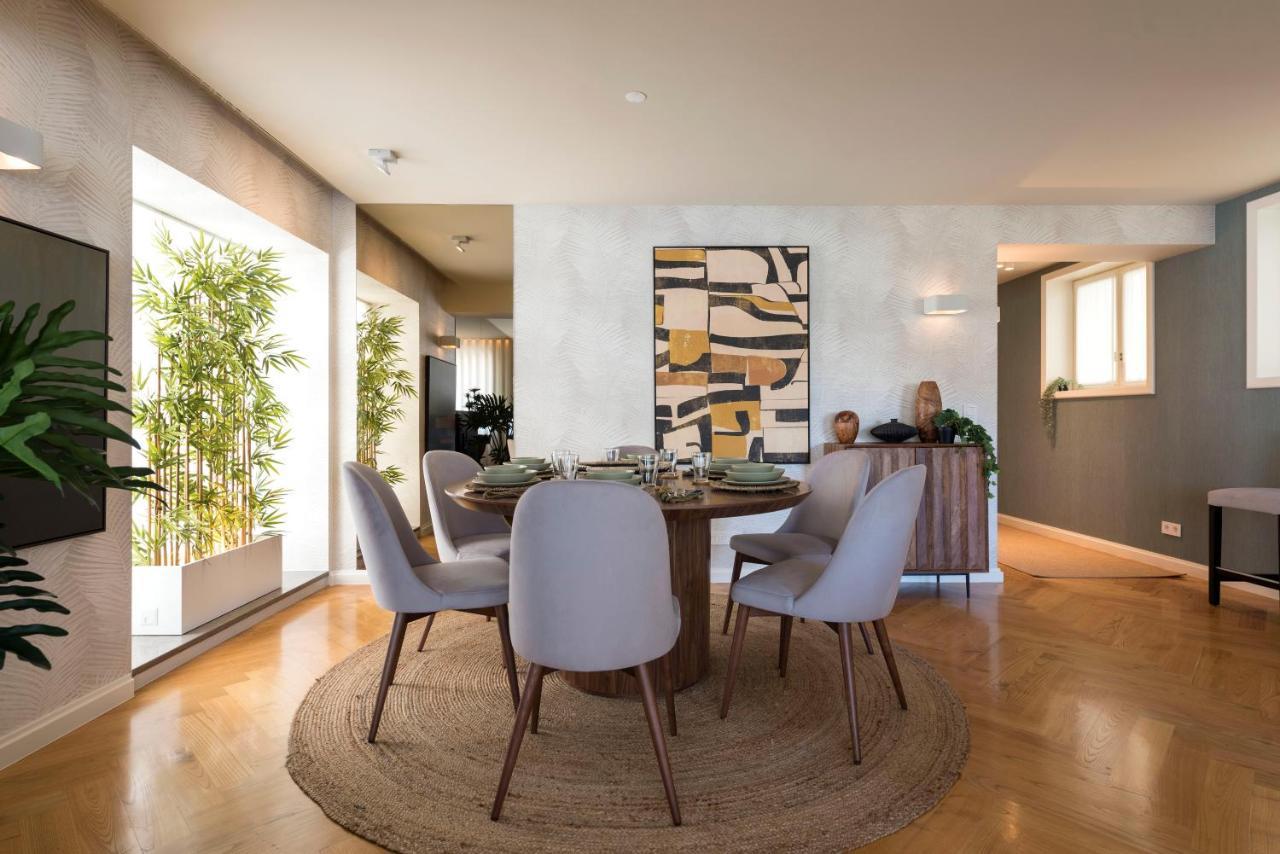 Emporium Deluxe 3Br Apartment W/ Private Parking By Lovelystay 포르투 외부 사진