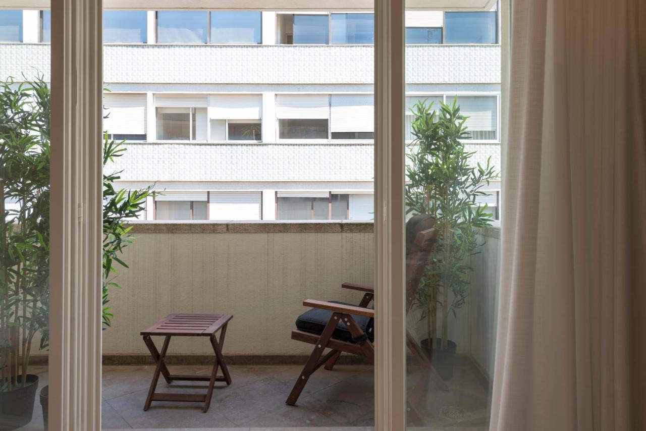 Emporium Deluxe 3Br Apartment W/ Private Parking By Lovelystay 포르투 외부 사진