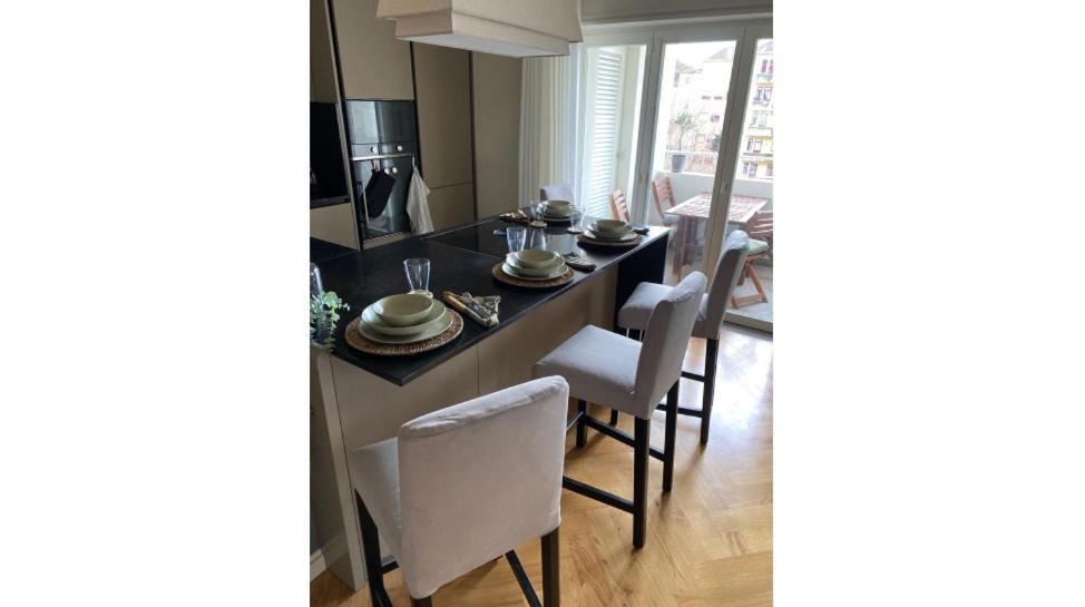 Emporium Deluxe 3Br Apartment W/ Private Parking By Lovelystay 포르투 외부 사진